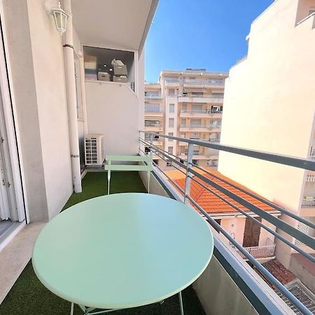 Joli Studio - Studio Neuf Terrasse Clim Wi-Fi 2 Min. Des Plages アンティーブ エクステリア 写真